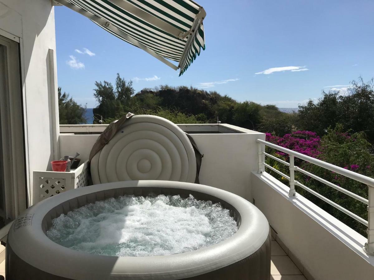Meuble Homard Avec Jacuzzi Et Vue Mer Saint-Gilles-les Bains Eksteriør billede